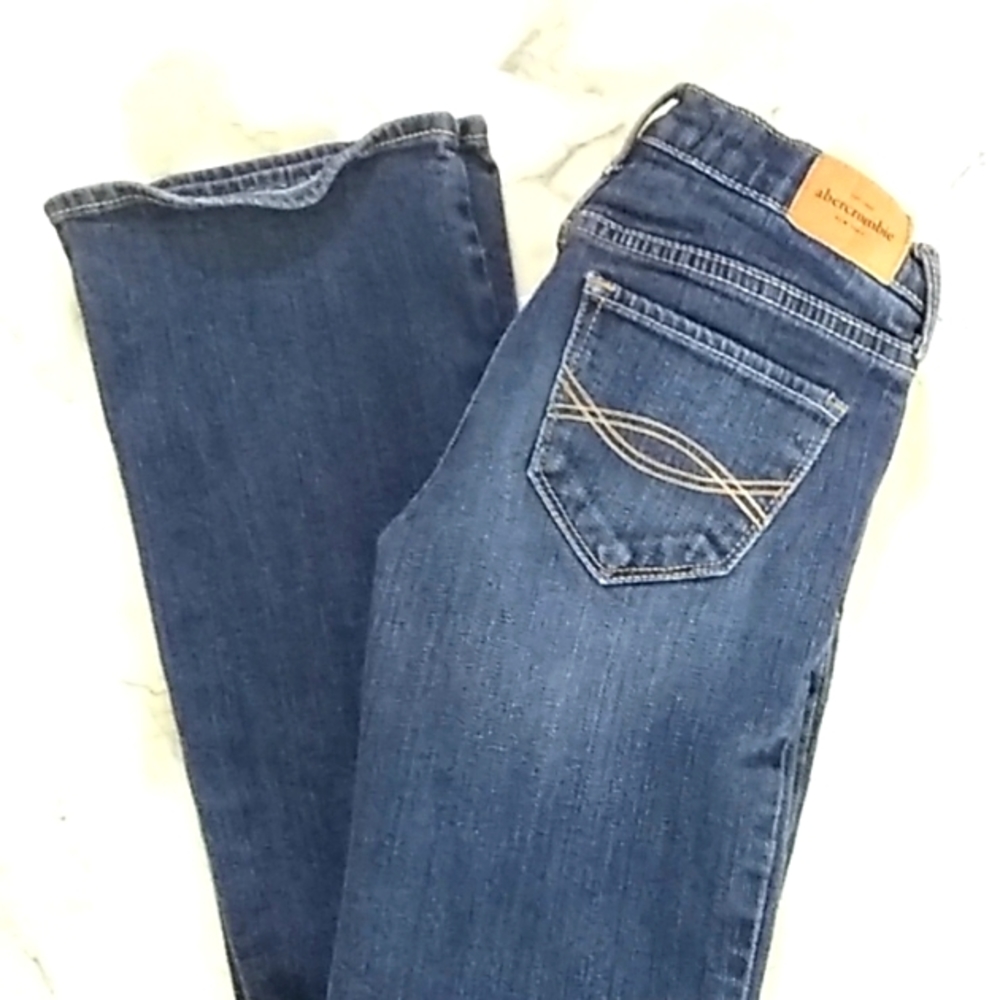 Abercrombie cute stretch jeans. - Picture 1 of 13